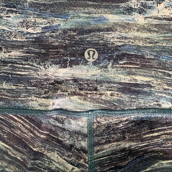 🛑sold🛑 Lululemon Wunder Under 25” - Picture 2 of 7